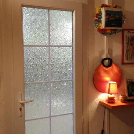 Pretty Studio, Tv, Wifi, Portable Aircon! Collioure