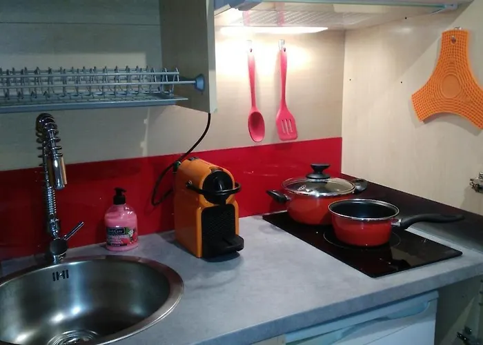 Lejlighed Pretty Studio, Tv, Wifi, Portable Aircon! *